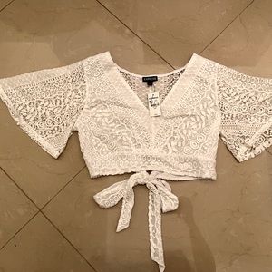 Express lace cropped short sleeve top